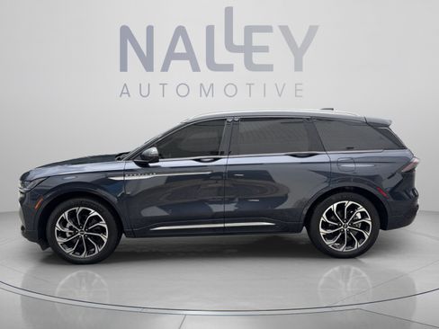 Used 2024 Lincoln Nautilus Reserve w/ Equipment Group 203A AWD/4WD image 4