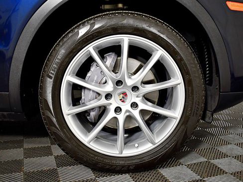 Used 2019 Porsche Cayenne image 53