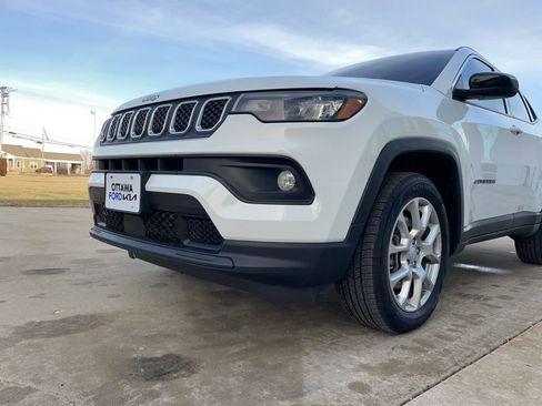 Used 2023 Jeep Compass Latitude image 14