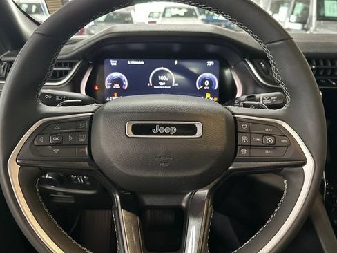 Used 2023 Jeep Grand Cherokee Altitude AWD/4WD image 27