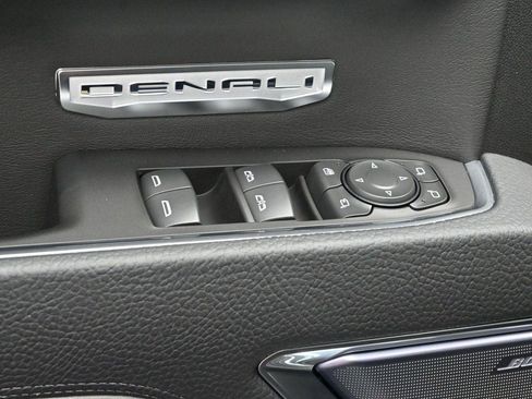 Used 2025 GMC Sierra 1500 Denali AWD/4WD image 12