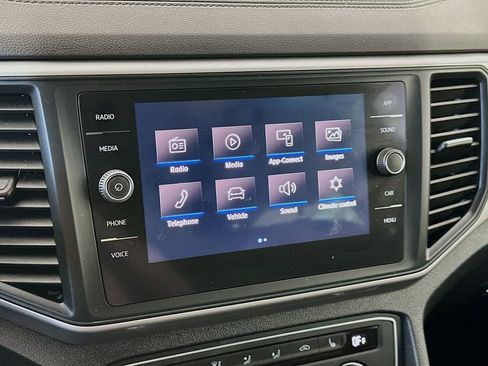 Used 2020 Volkswagen Atlas Cross Sport SE AWD/4WD image 19