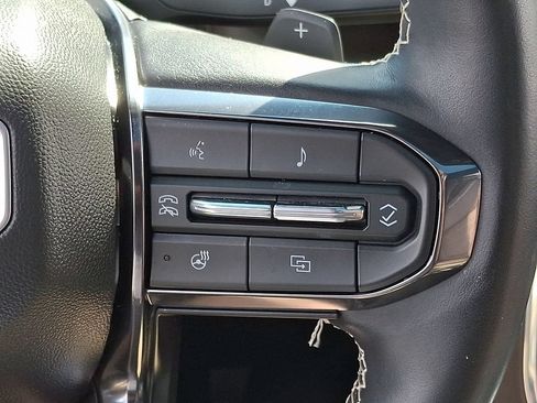 Used 2025 GMC Yukon Denali Ultimate AWD/4WD image 23