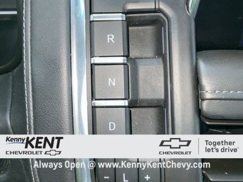 Used 2021 Chevrolet Tahoe Z71 w/ Z71 Signature Package image 32