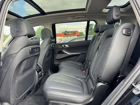 Used 2020 BMW X7 xDrive40i w/ Premium Package AWD/4WD image 16