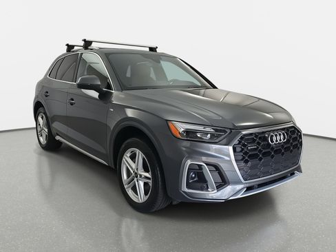 Used 2025 Audi Q5 e Premium Plus w/ Premium Plus Package image 3