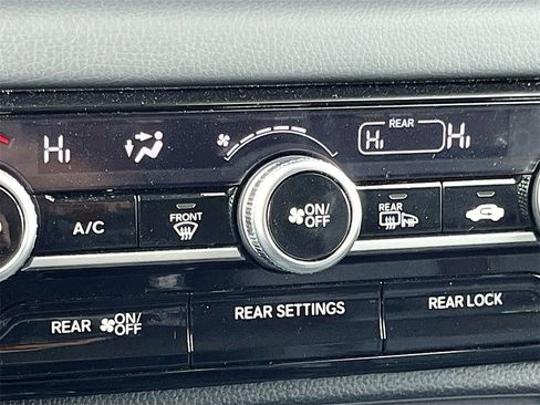 Used 2024 Honda Pilot EX-L image 16