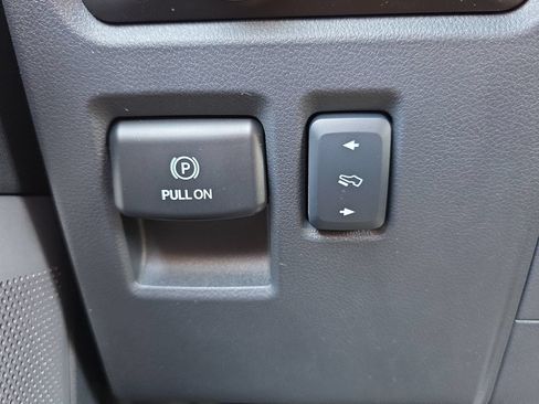 Used 2025 Ford F150 Raptor AWD/4WD image 31
