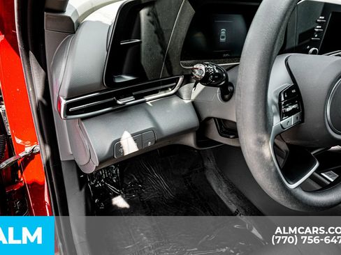 Used 2025 Hyundai Elantra SE image 35