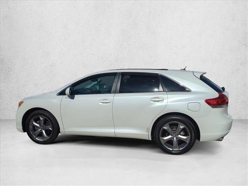 Used 2010 Toyota Venza FWD image 8