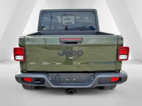 Used 2023 Jeep Gladiator Sport AWD/4WD image 6