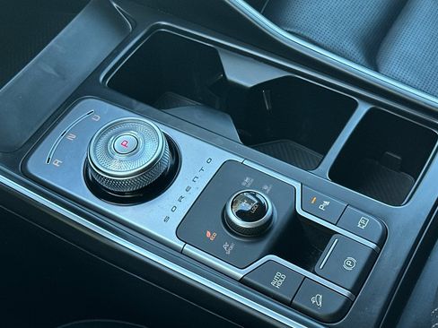 Certified 2025 Kia Sorento EX AWD/4WD image 22