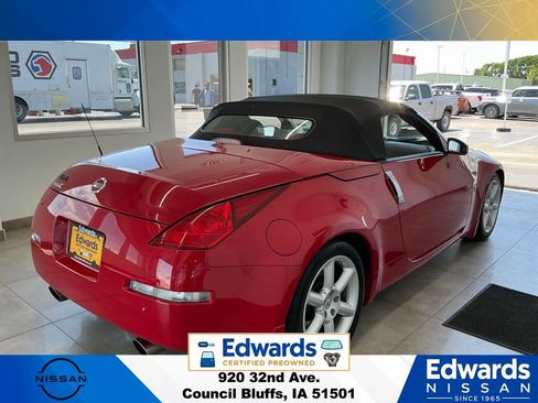 Used 2005 Nissan 350Z Grand Touring RWD image 12