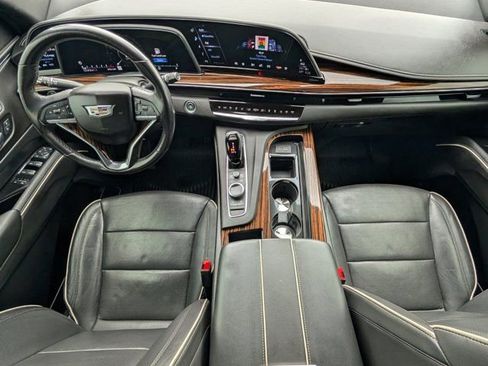 Used 2021 Cadillac Escalade ESV Premium Luxury w/ LPO, Illumination Package AWD/4WD image 5