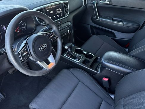 Used 2020 Kia Sportage LX FWD image 3