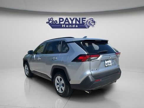 Used 2019 Toyota RAV4 LE w/ Carpet Mat Package image 5