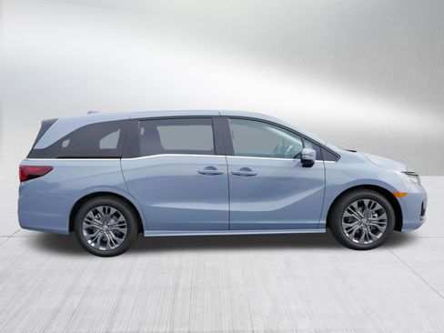 New 2026 Honda Odyssey Touring image 8