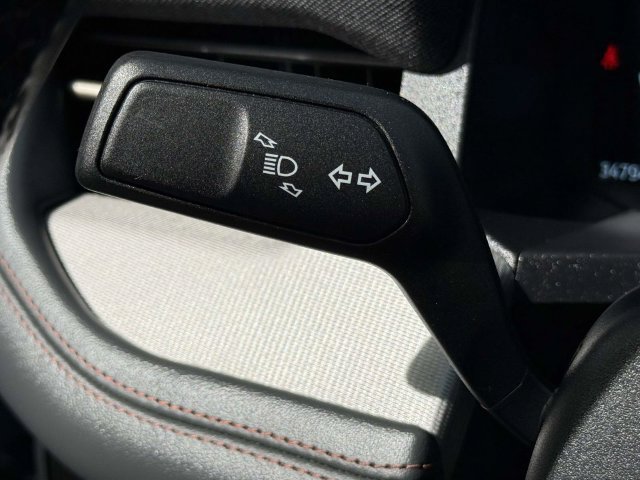 Used 2025 Ford Explorer Active AWD/4WD image 20