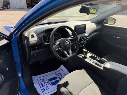 Used 2025 Nissan Sentra SV image 9