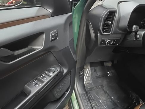 Used 2024 Ford Bronco Sport Outer Banks AWD/4WD image 33