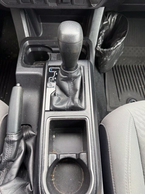 Used 2020 Toyota Tacoma SR AWD/4WD image 25