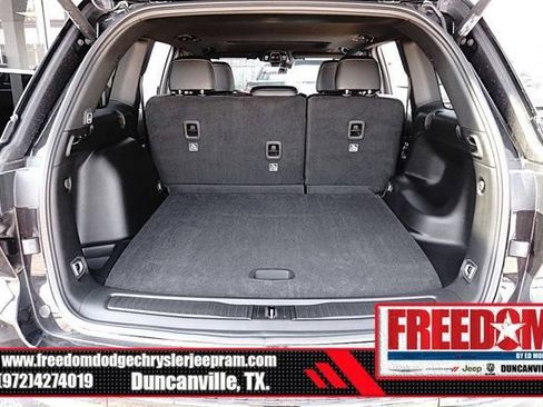 Used 2025 Jeep Grand Cherokee Altitude AWD/4WD image 41