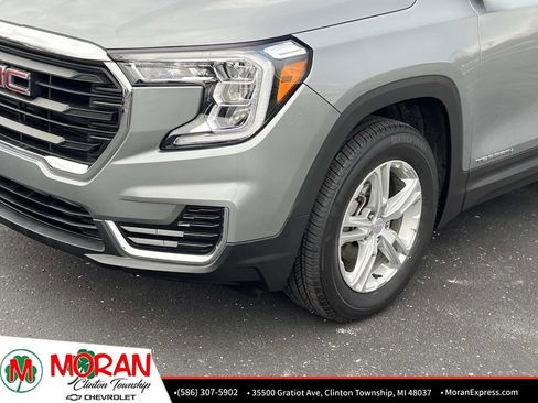 Certified 2023 GMC Terrain SLE w/ Driver Convenience Package image 9