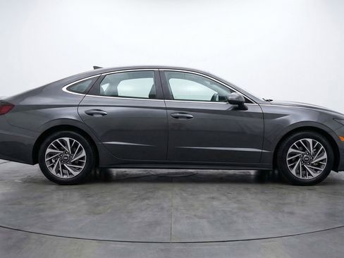 Used 2025 Hyundai Sonata SEL FWD image 11
