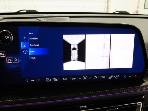 Used 2025 Chevrolet Traverse High Country w/ LPO, Floor Liner Package FWD image 32