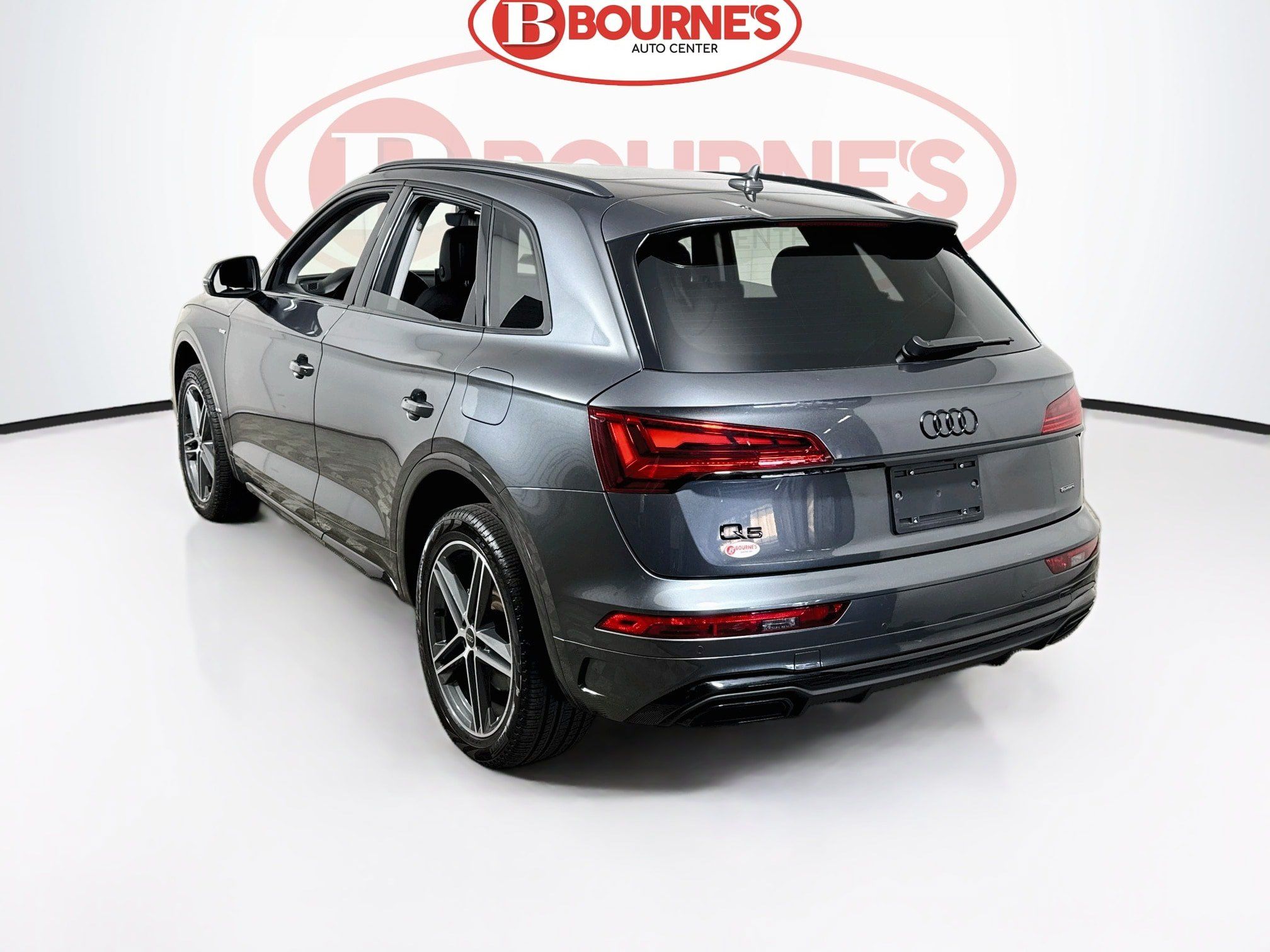 Used 2023 Audi Q5 e Premium Plus w/ Premium Plus Package AWD/4WD image 9