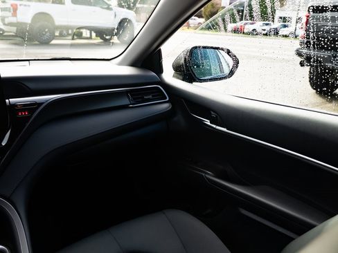 Used 2023 Toyota Camry LE image 10