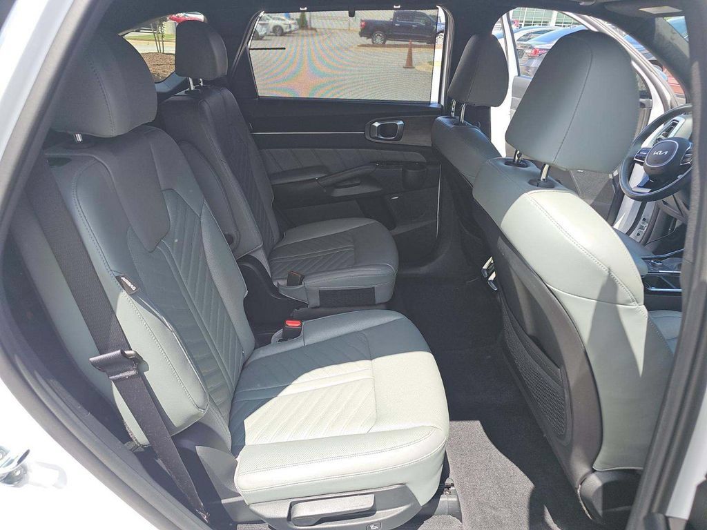 Used 2025 Kia Sorento SX Prestige w/ Sage Leather Package AWD/4WD image 31