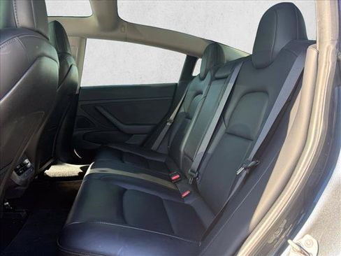 Used 2018 Tesla Model 3 Long Range RWD image 16