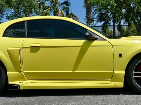 Used 2001 Ford Mustang GT RWD image 42
