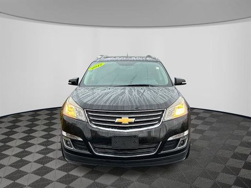 Used 2017 Chevrolet Traverse LT image 2