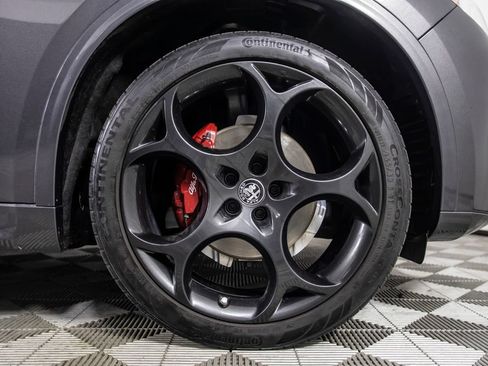 Used 2022 Alfa Romeo Stelvio Veloce AWD/4WD image 36