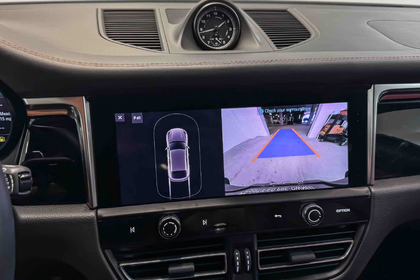 Certified 2023 Porsche Macan AWD/4WD image 29