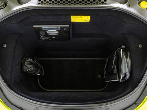 Used 2025 McLaren Artura Spider image 14