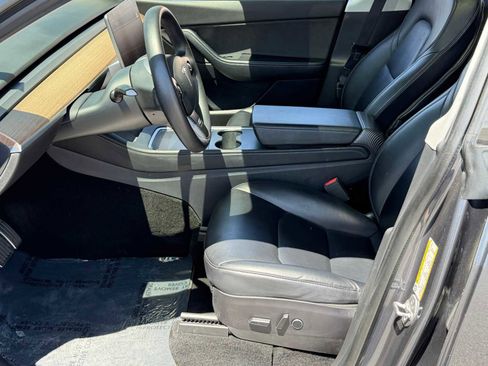 Used 2021 Tesla Model Y Long Range AWD/4WD image 20