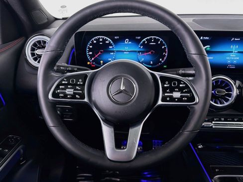 Used 2022 Mercedes-Benz GLB 250 image 17