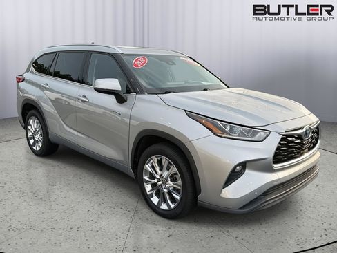 Certified 2020 Toyota Highlander Limited FWD image 8