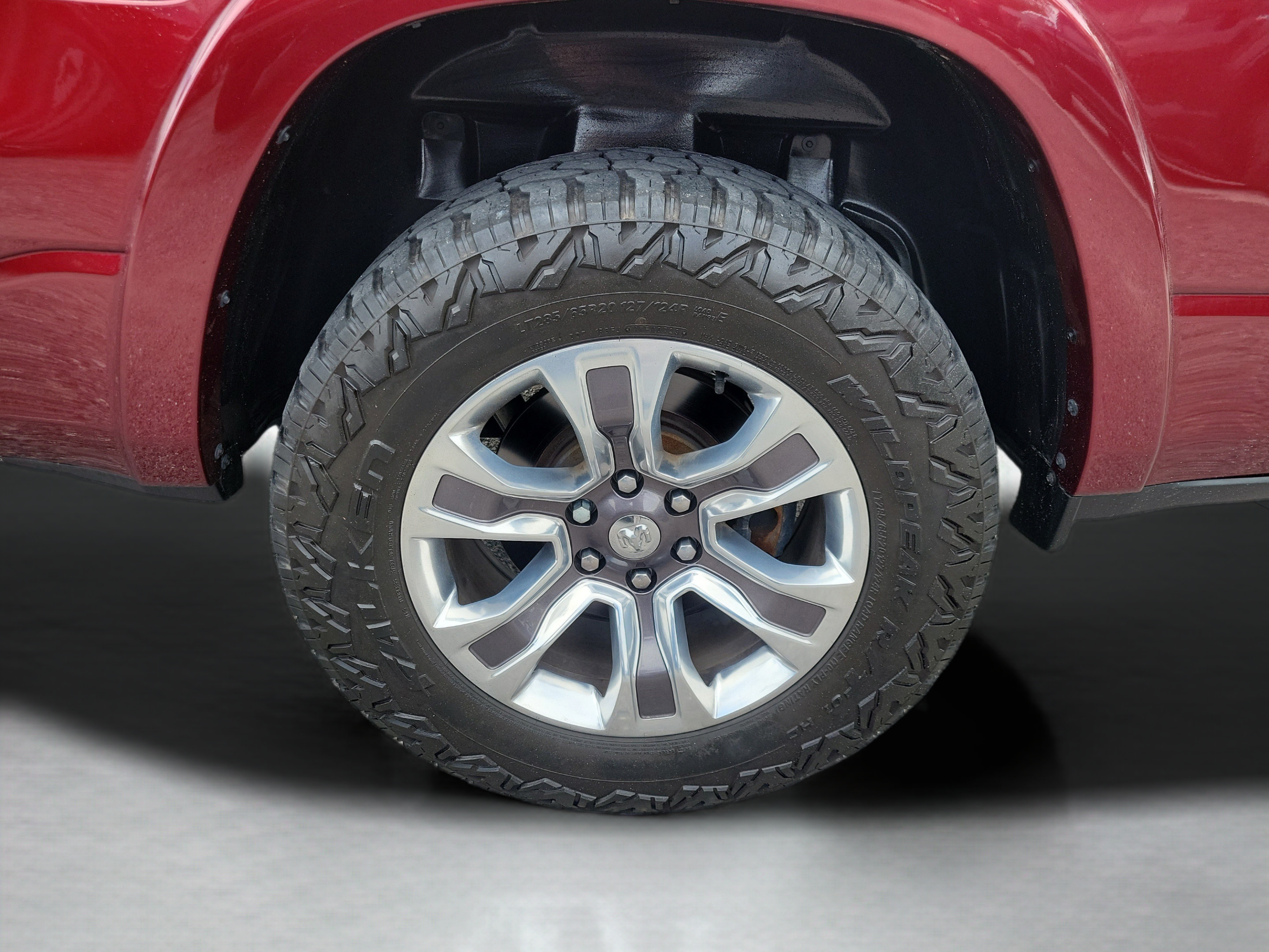 Used 2023 RAM 1500 Limited w/ Body Color Bumper Group AWD/4WD image 30