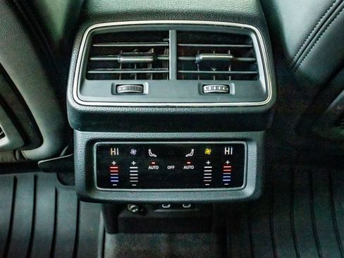 Used 2021 Audi e-tron Premium AWD/4WD image 14