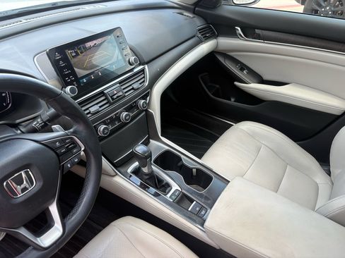 Certified 2018 Honda Accord Touring image 18