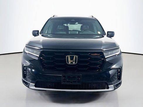 Used 2024 Honda Pilot TrailSport image 2