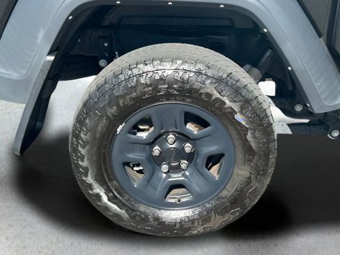 Certified 2023 Jeep Gladiator Sport w/ Trailer Tow Package image 18