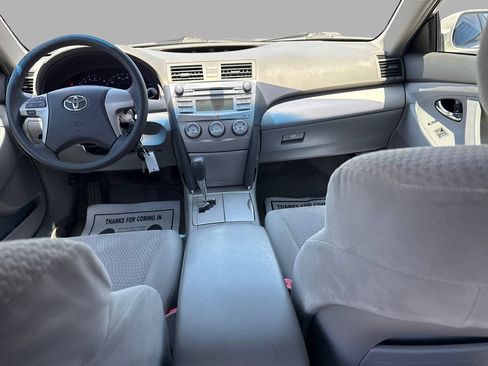 Used 2011 Toyota Camry LE FWD image 18