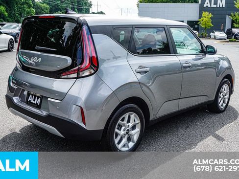 Used 2025 Kia Soul LX w/ LX Technology Package FWD image 5