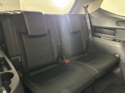 Used 2023 Volkswagen Atlas SE w/ Panoramic Sunroof Package FWD image 28