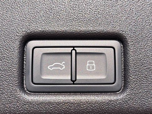 New 2025 Audi Q5 Premium Plus image 13